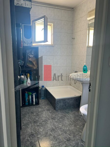 Unirii, Natiunile Unite, 3 camere.